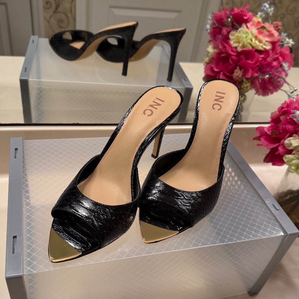 Amra Dress Slide Sandals, Created for Macy's in Black (NEW)